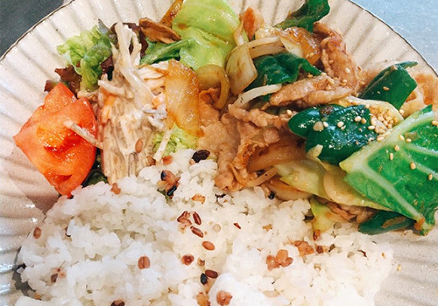 手作り惣菜を使ったワンプレートランチ