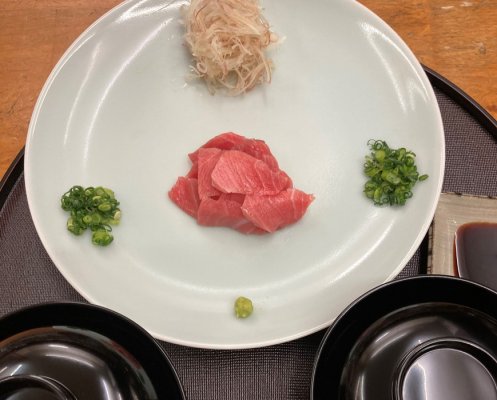 料理の一例「マグロのたたき」