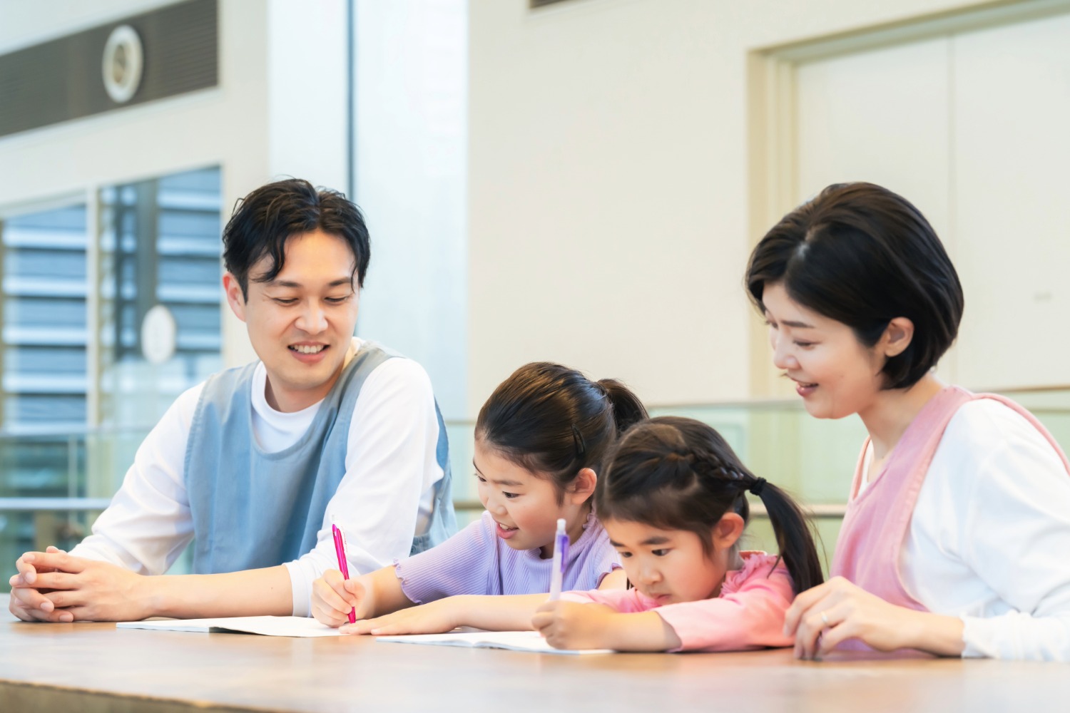 学習支援に取り組む子どものイメージ